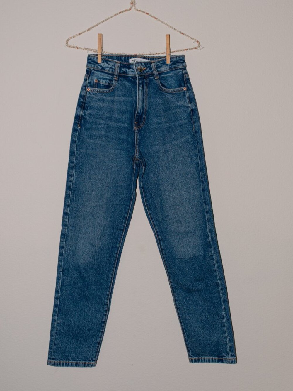 Zara High Rise Slim Mom Leg Jeans - Picture 2 of 4